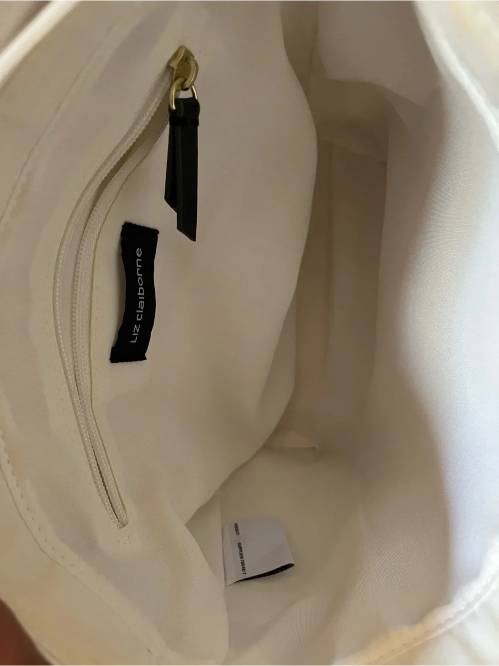 Liz Claiborne crossbody white handbag great condion